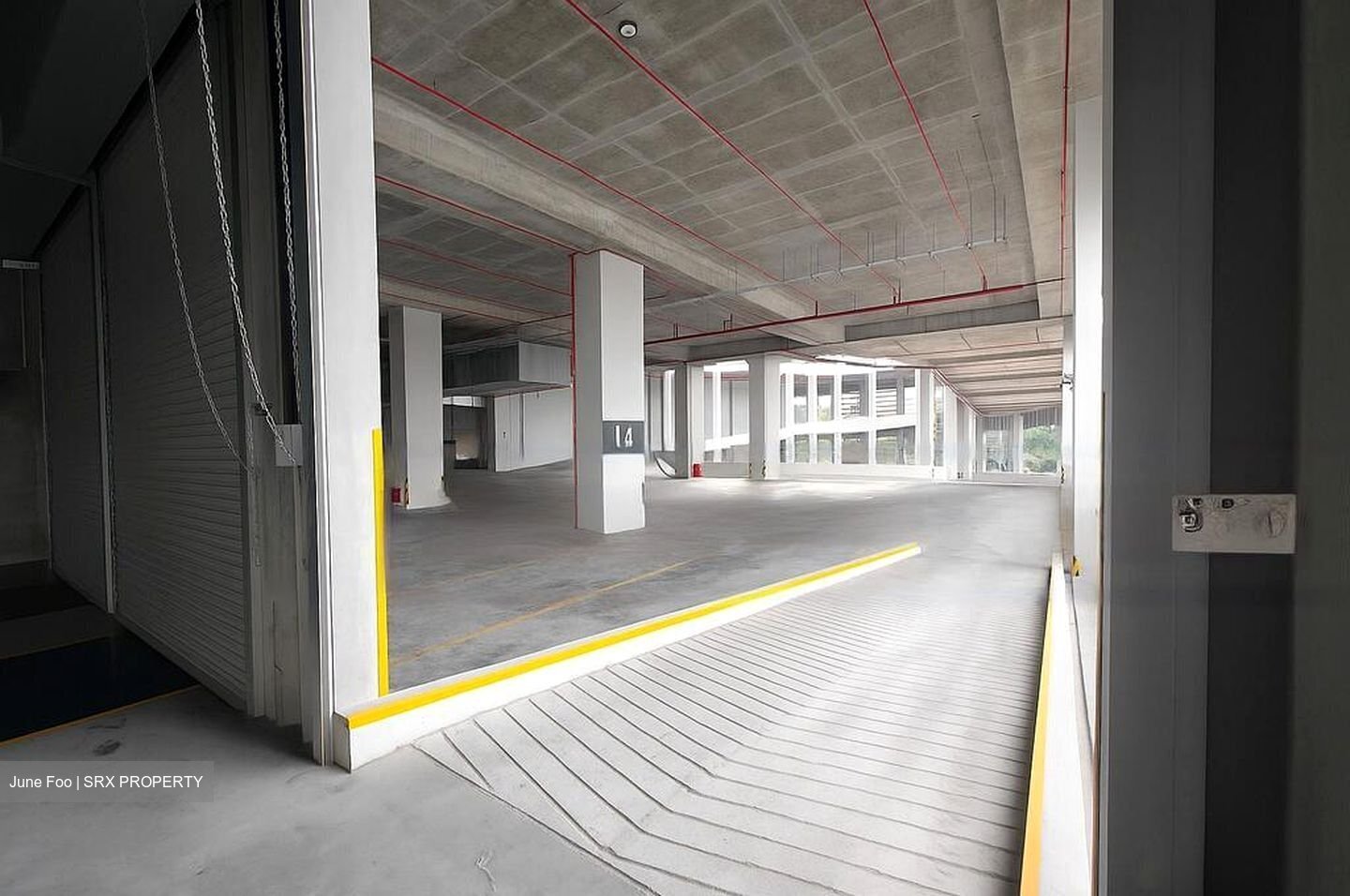 Joo Koon Circle (D22), Warehouse #457372721